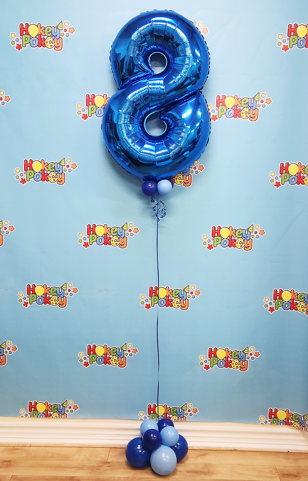 Picture of 26''Blue  Number 8 - Foil Balloon (helium-filled)
